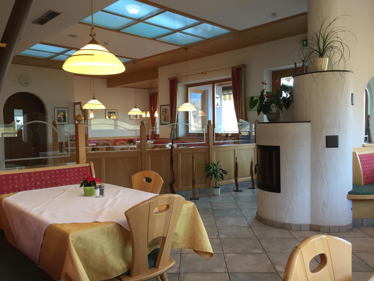 Gasthof Pizzeria Unterwirt Collepietra  Eksteriør billede